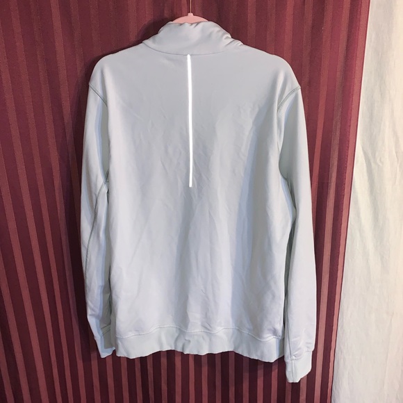 Mens Lululemon jacket. Excellent condition. Zipper pockets. Size large - Picture 9 of 11